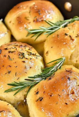 Keto Skillet Garlic Butter Rosemary Rolls