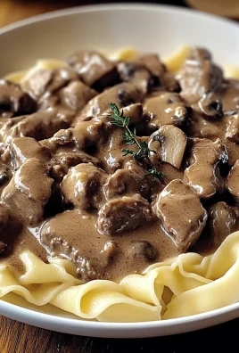 Old-Fashioned Beef Stroganoff