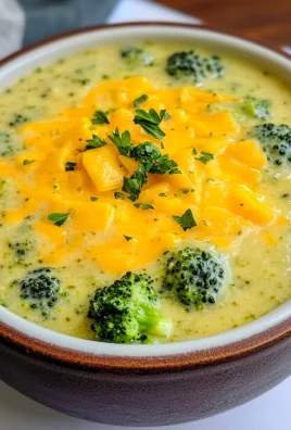 KETO BROCCOLI CHEDDAR SOUP