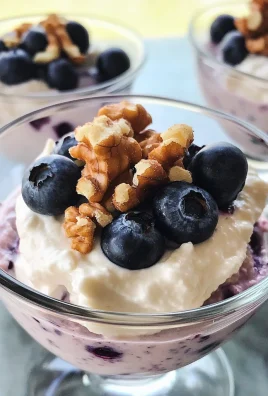 Low-Carb Blueberry Cottage Cheese Parfait