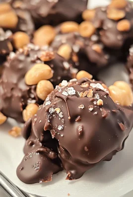 Easy Microwave Keto Peanut Clusters
