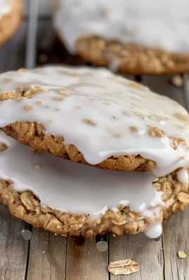 Iced oatmeal cookies - Crumbl copycat